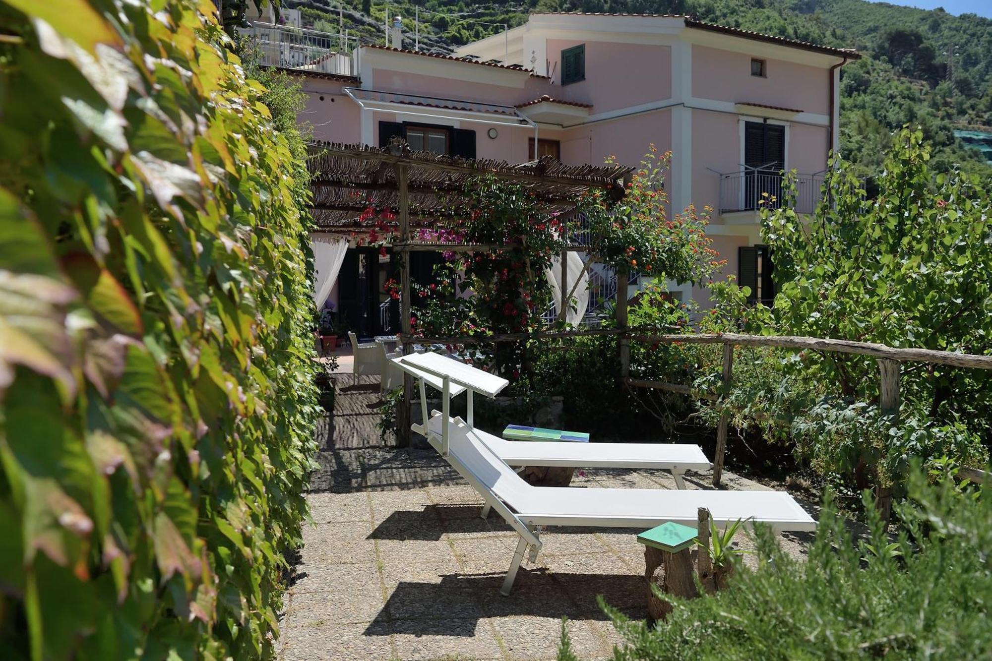 Aquarius Maiori B&B Екстериор снимка